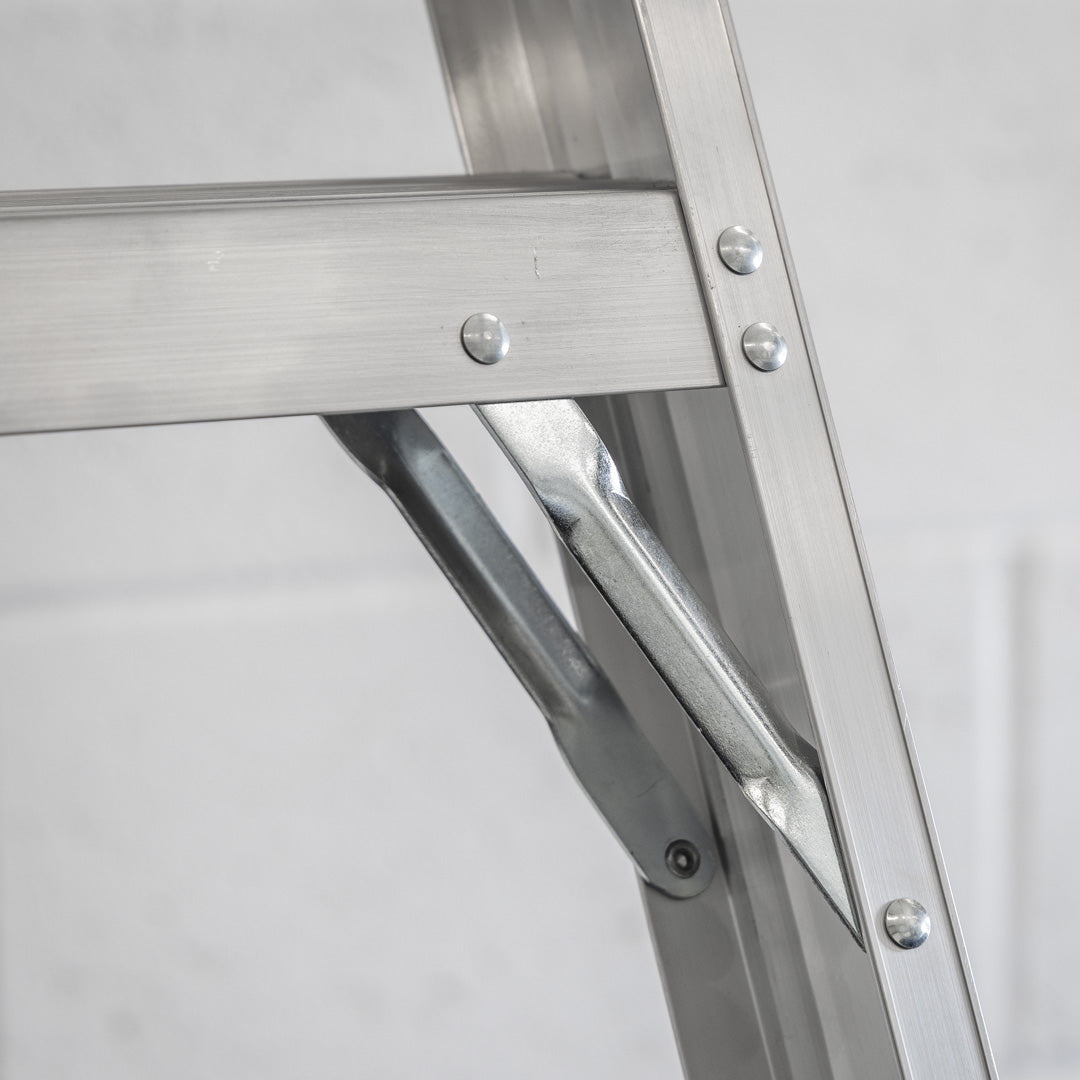 side brace structs of AXL12 step ladder