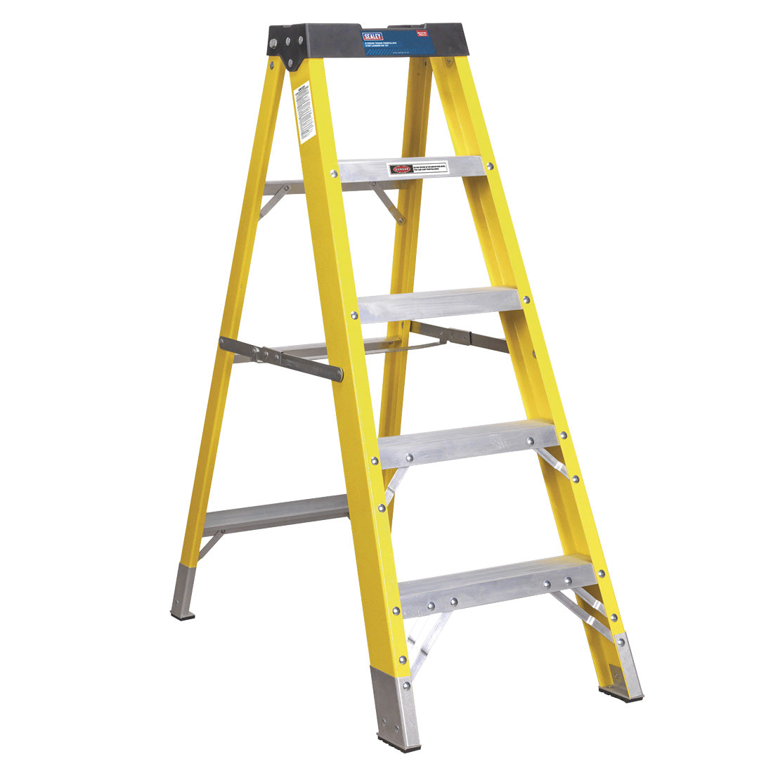 En 131 4 Tread Fibreglass Step Ladder – EN 131 Certified | 150kg Capacity ...