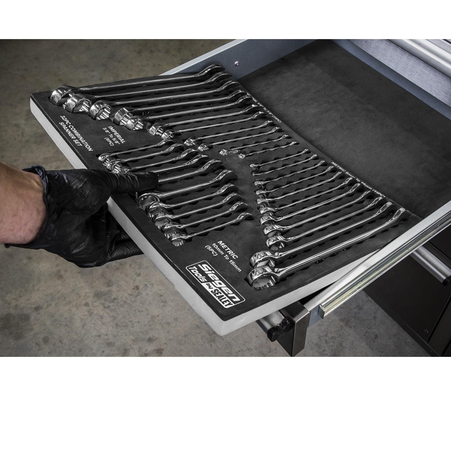 S01239-spanner-in-use